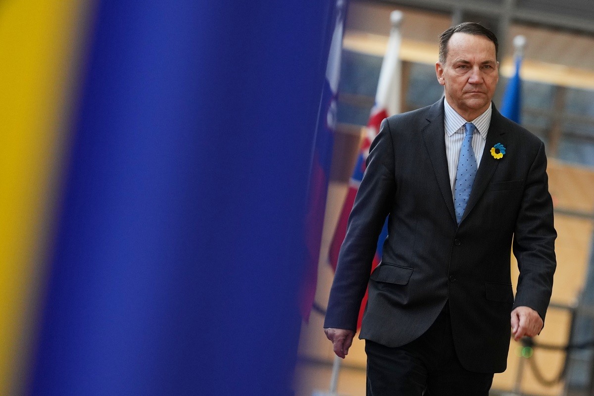 Sikorski: Poljska se neće uključiti u rat na Bliskom istoku