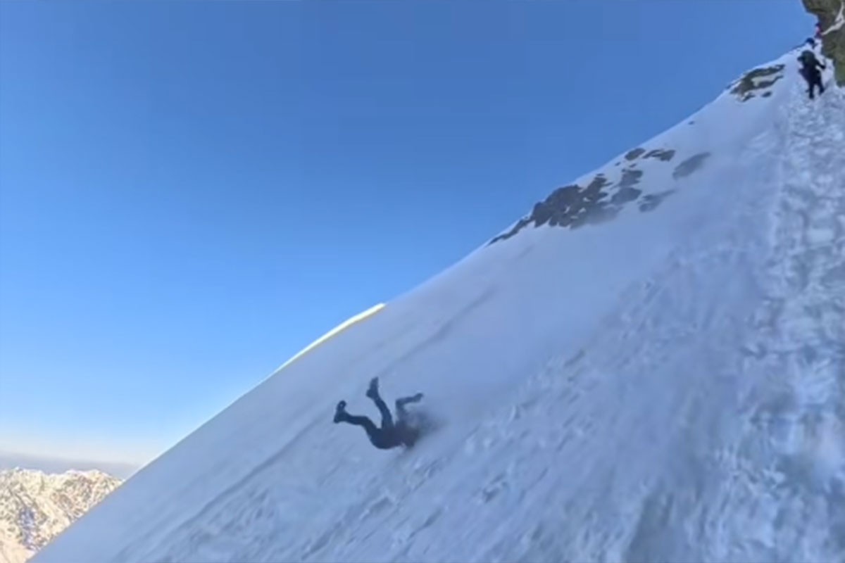 Planinar se survao niz planinu i preživio (VIDEO)
