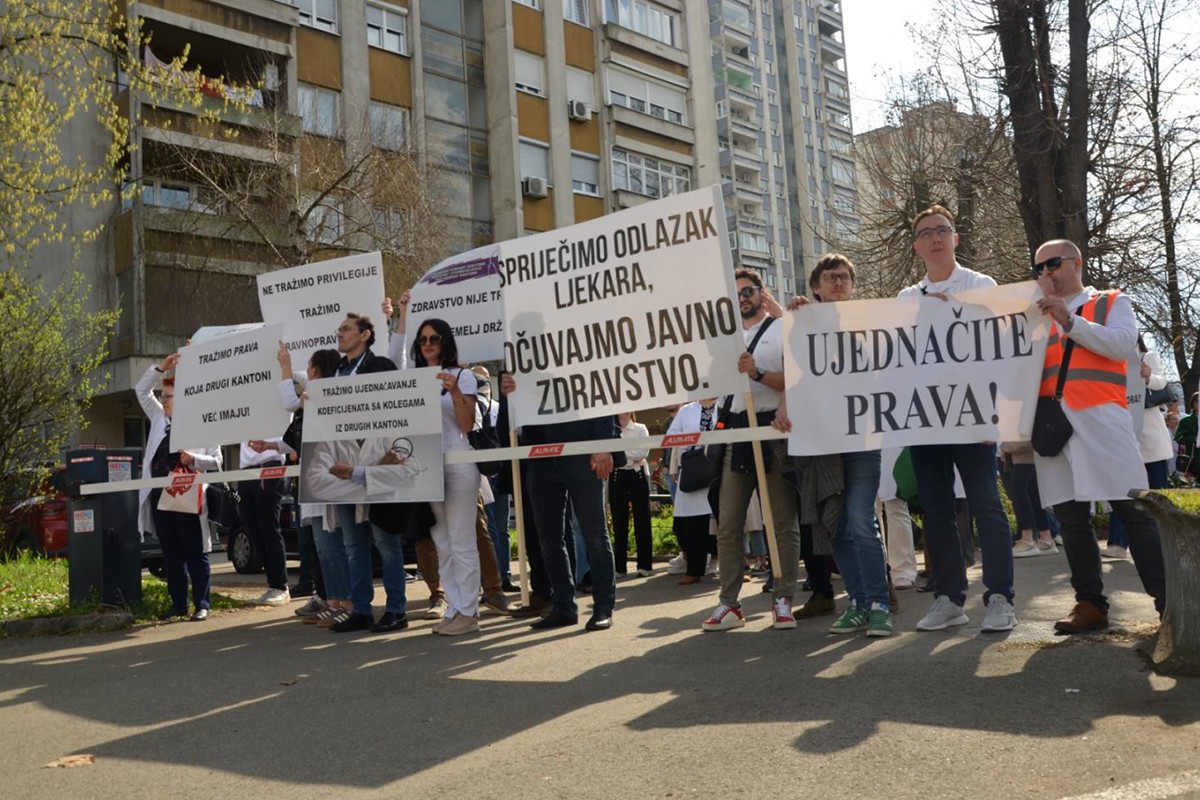 Osam specijalista napustilo Tuzlanski kanton: Ljekari traže veće plate