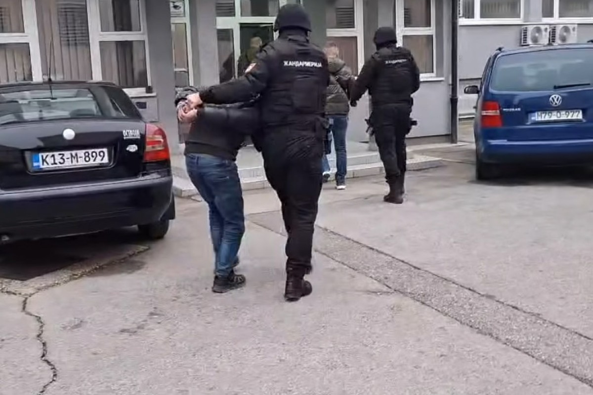 Optužen da je u autoelektričarskoj radnji krio 2,4 kg droge