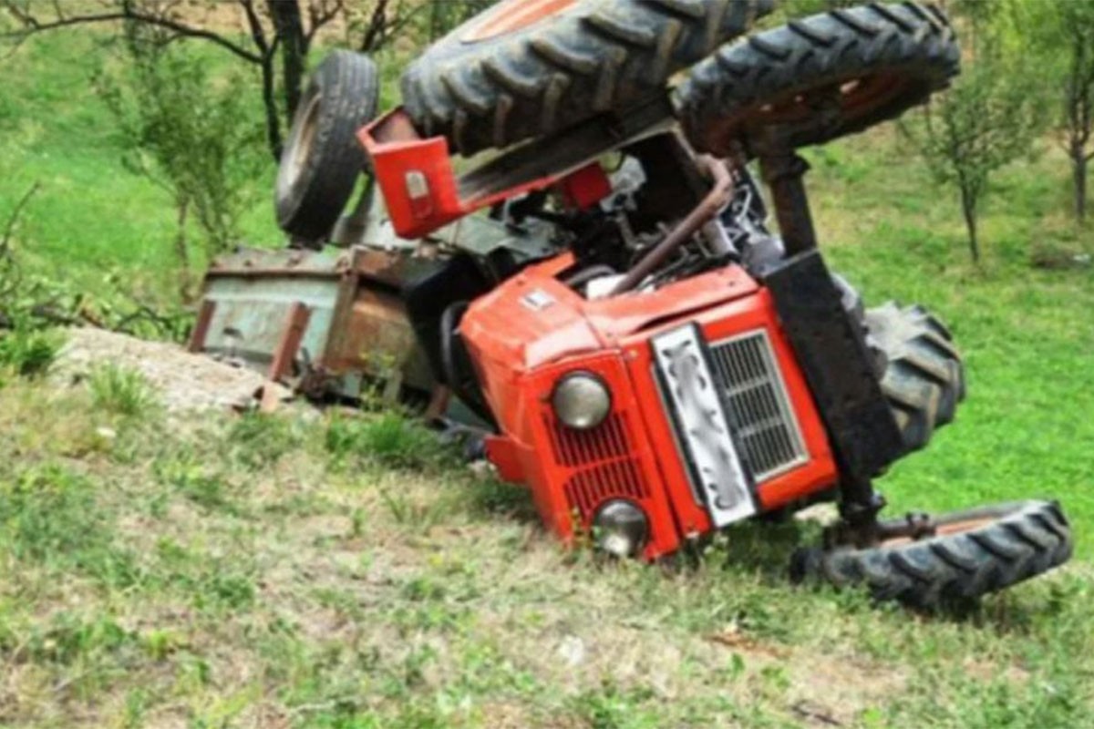 Tragedija kod Kaknja: Prevrnuo se traktor, poginuo muškarac