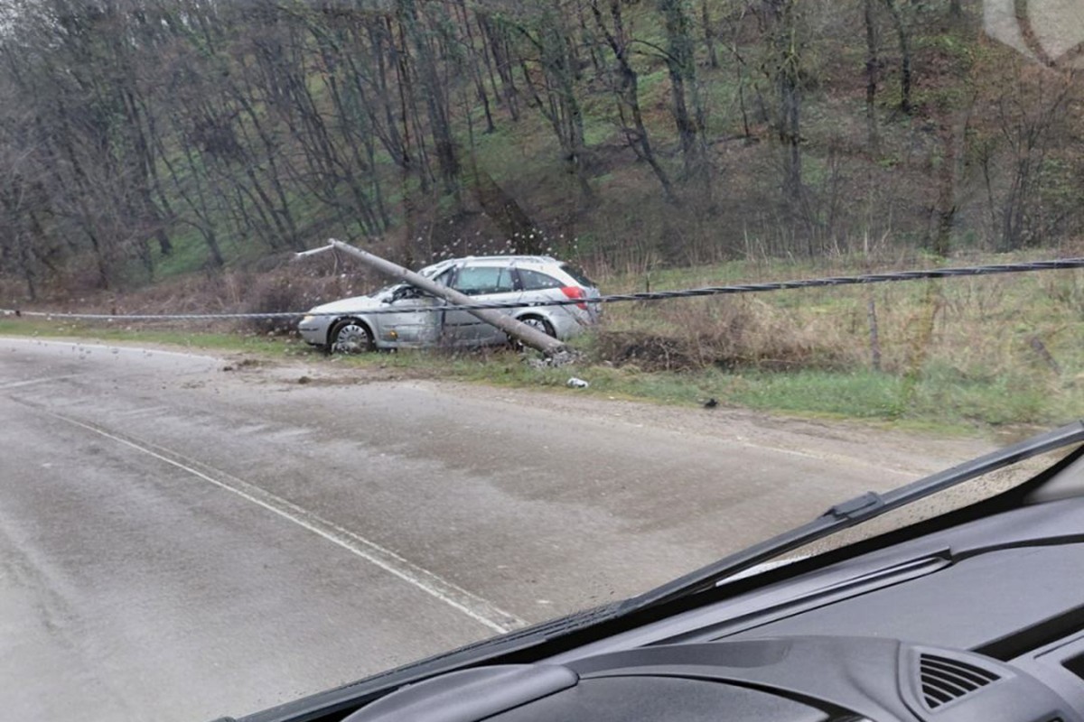 Stub pao na automobil u Banjaluci