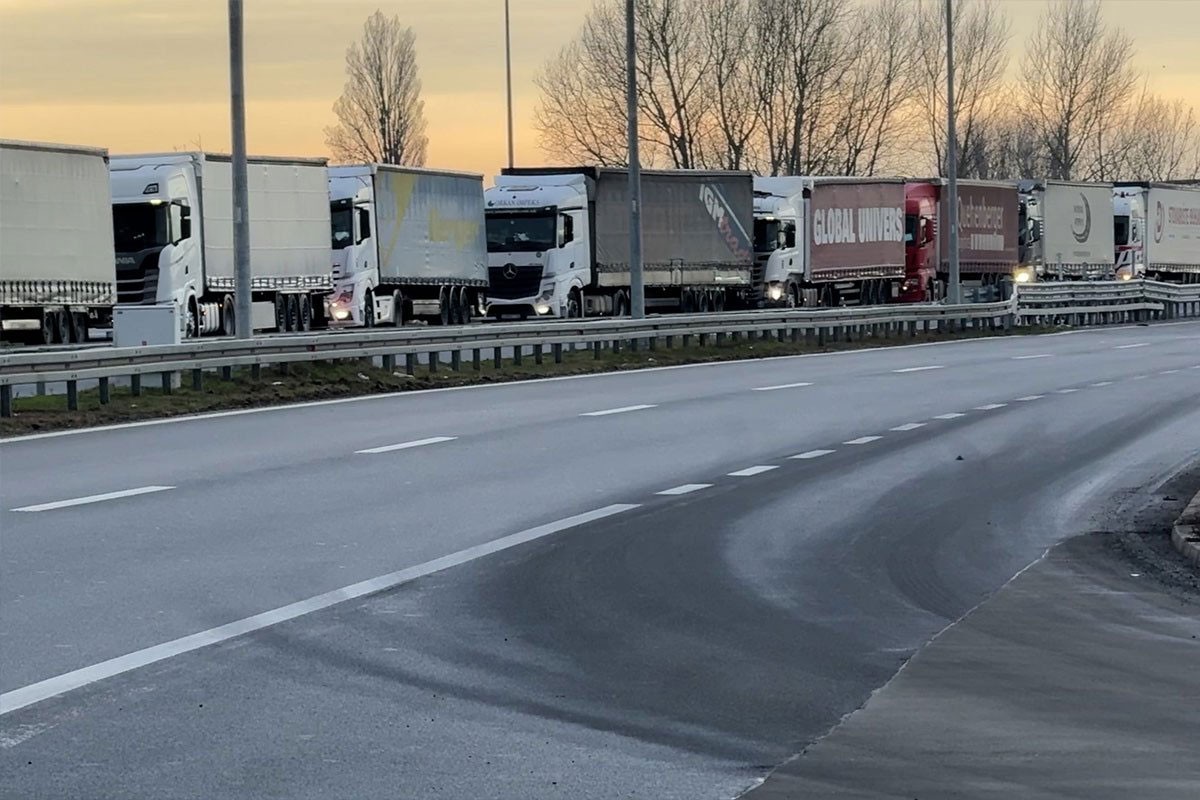 MUP RS zabranio prevoznicima da blokiraju granice