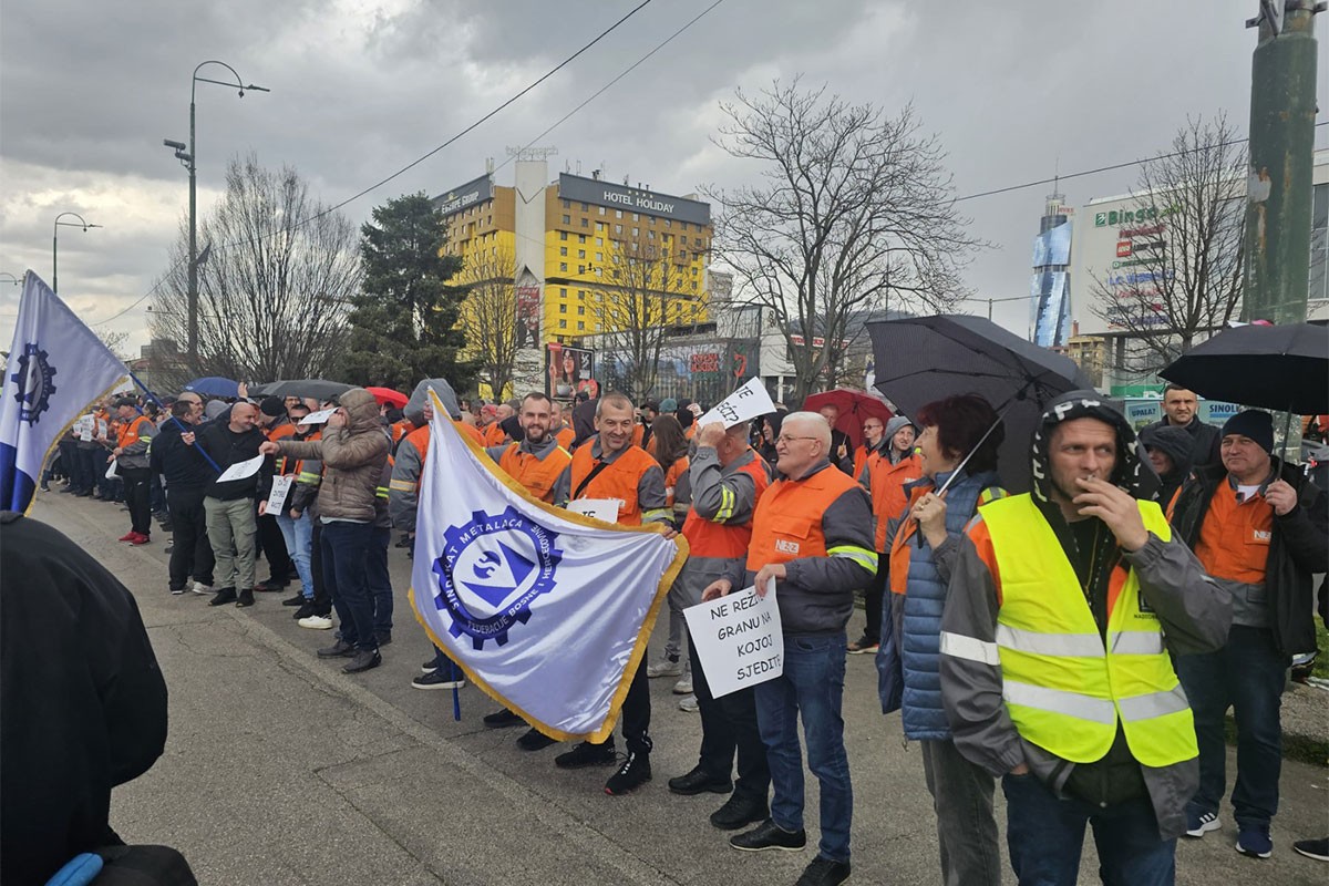Radnici željezare u Zenici stigli u Sarajevo, čekaju sjednicu Savjeta ministara
