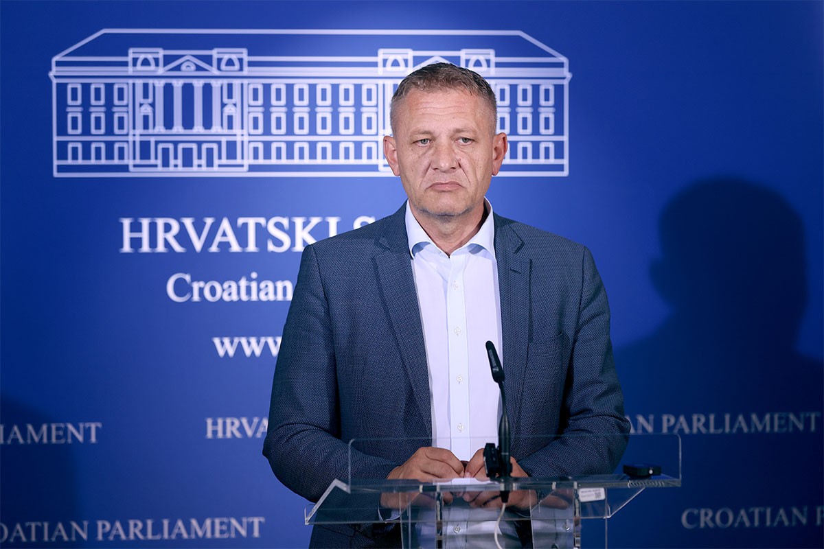 Krešo Beljak napušta politiku