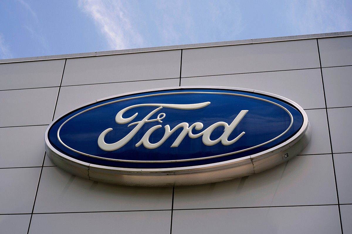 Ford opozvao više od 254.000 SUV vozila u SAD zbog softverskog problema