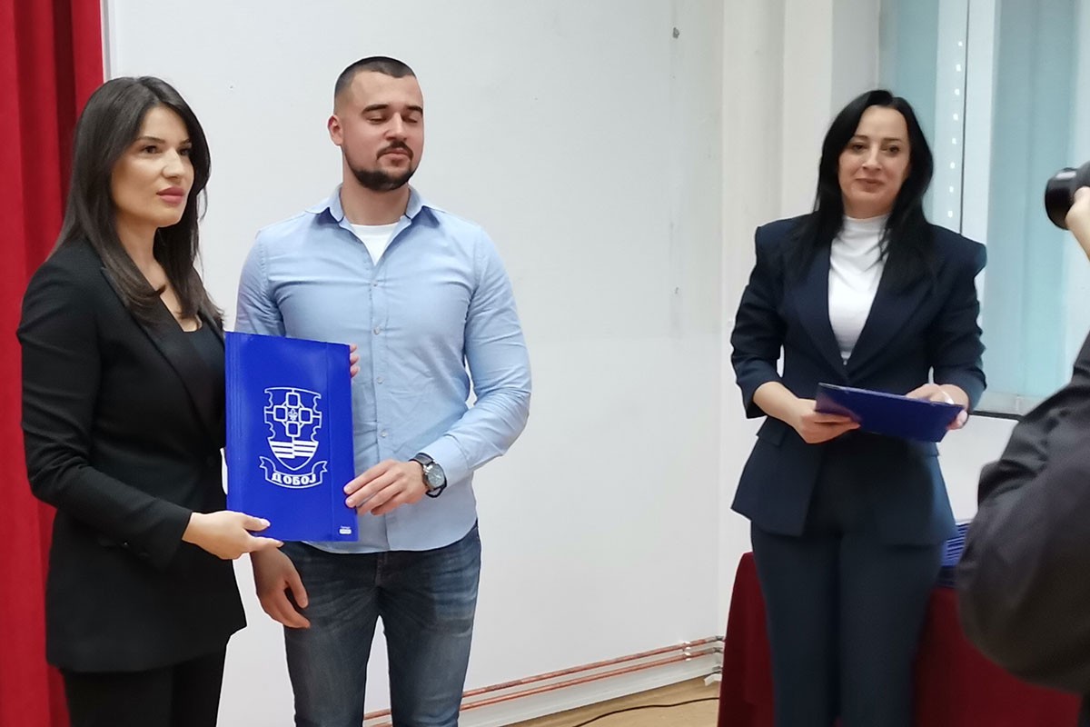 Doboj: Stipendije za 117 studenata