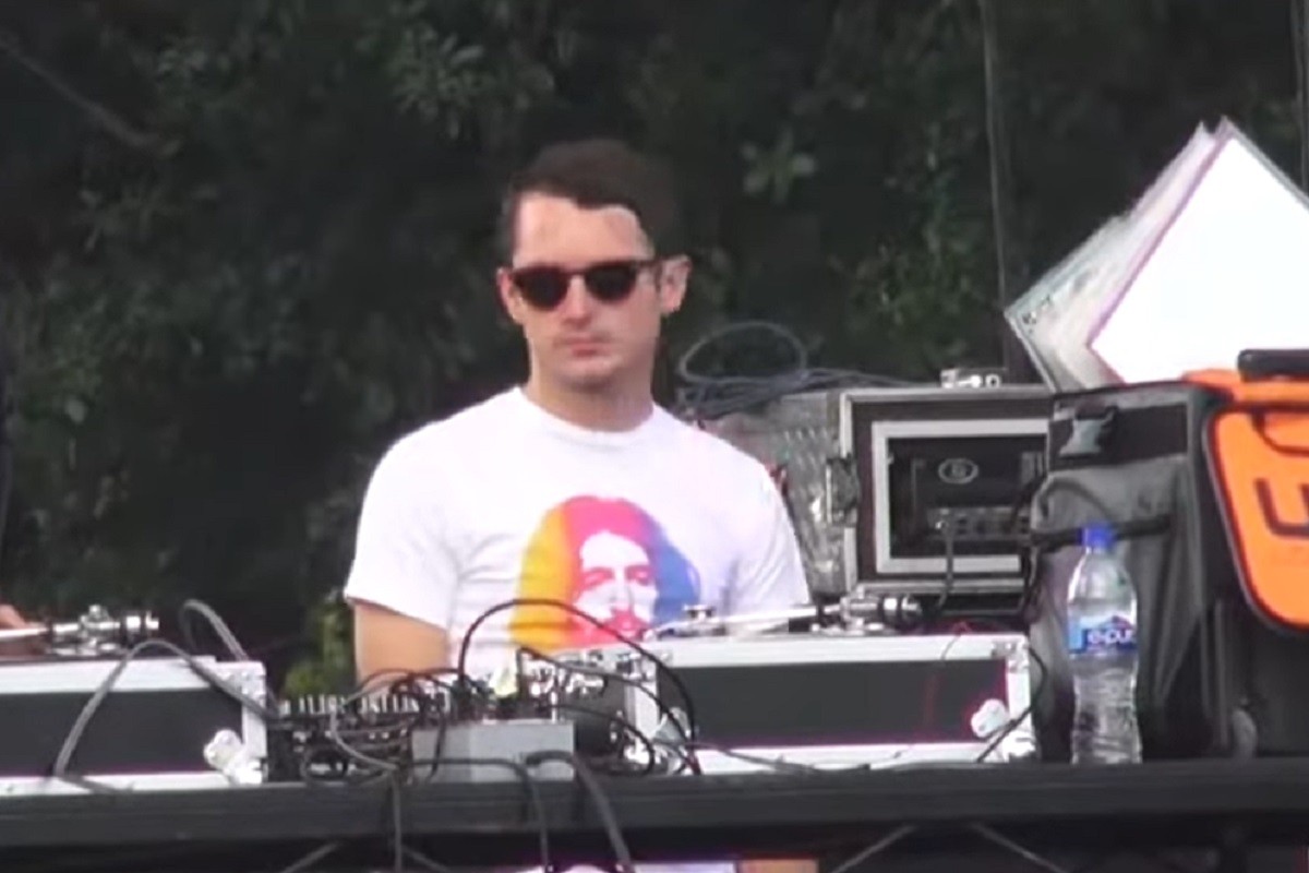 "Gospodar prstenova" rejv: Frodo kao zvanični DJ
