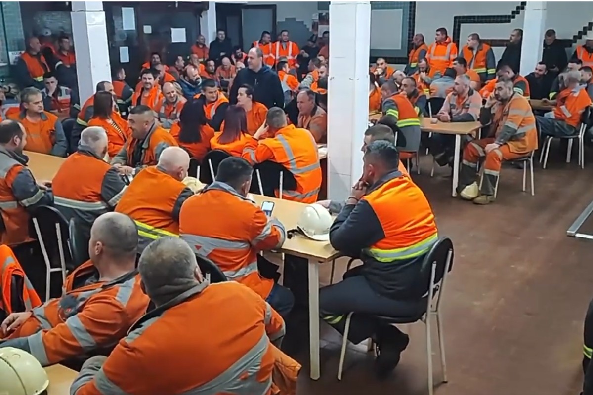 Masovni štrajk glađu u rudniku "Nova Ljubija", radnici prenoćili u firmi (VIDEO)