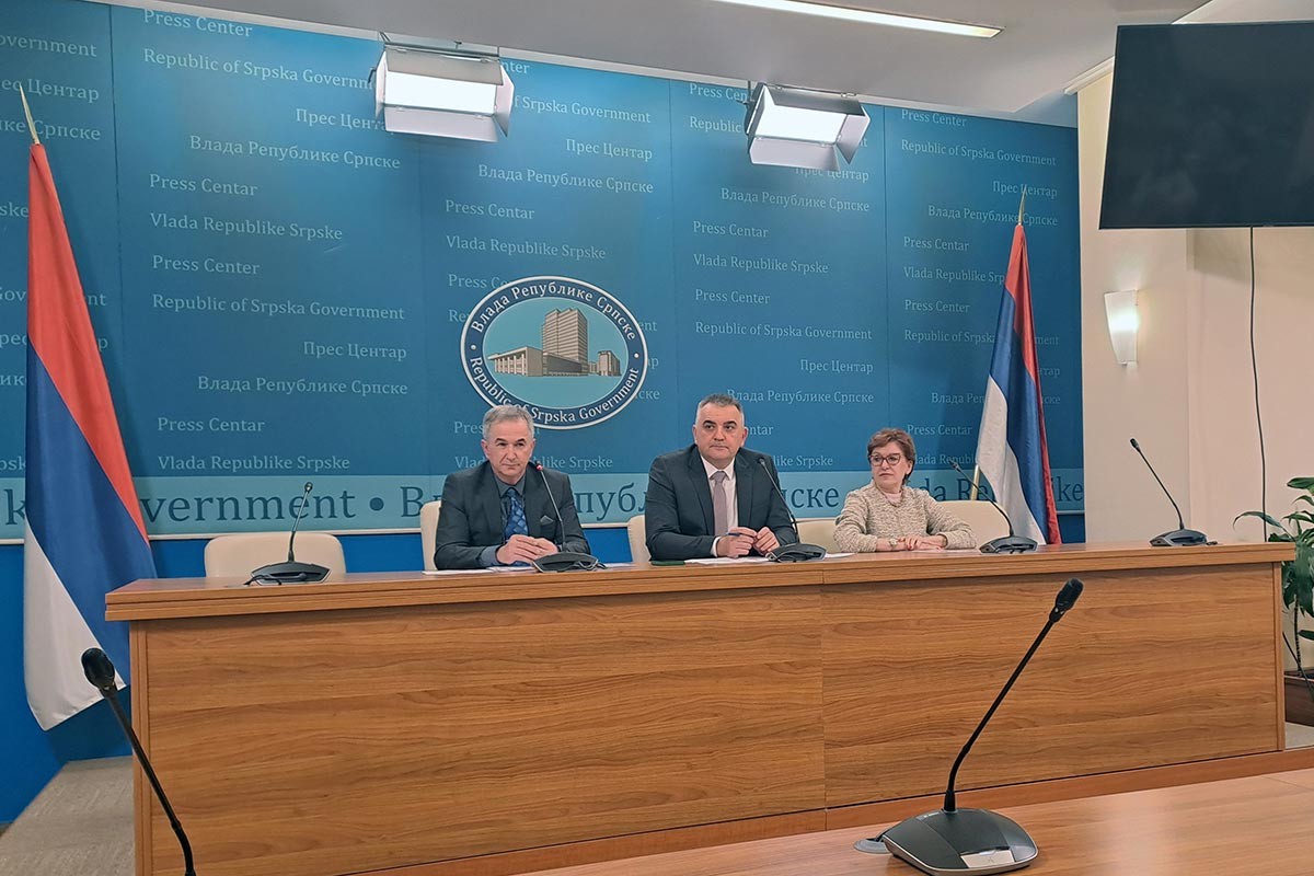Vlada Srpske se odrekla akciza: Povrat 10 feninga po litru goriva