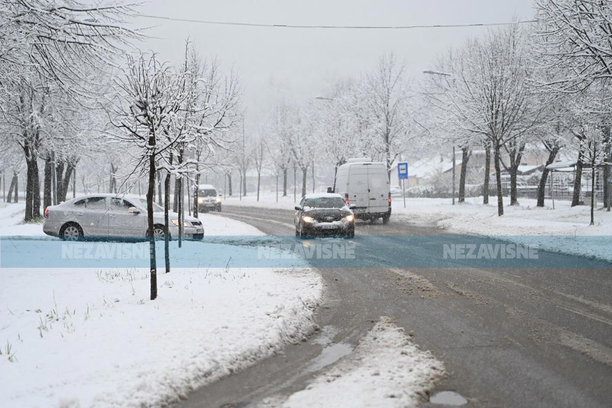 Zimski haos u Srpskoj: Nestanci struje i zatrpani putevi, evo gdje je najteže stanje