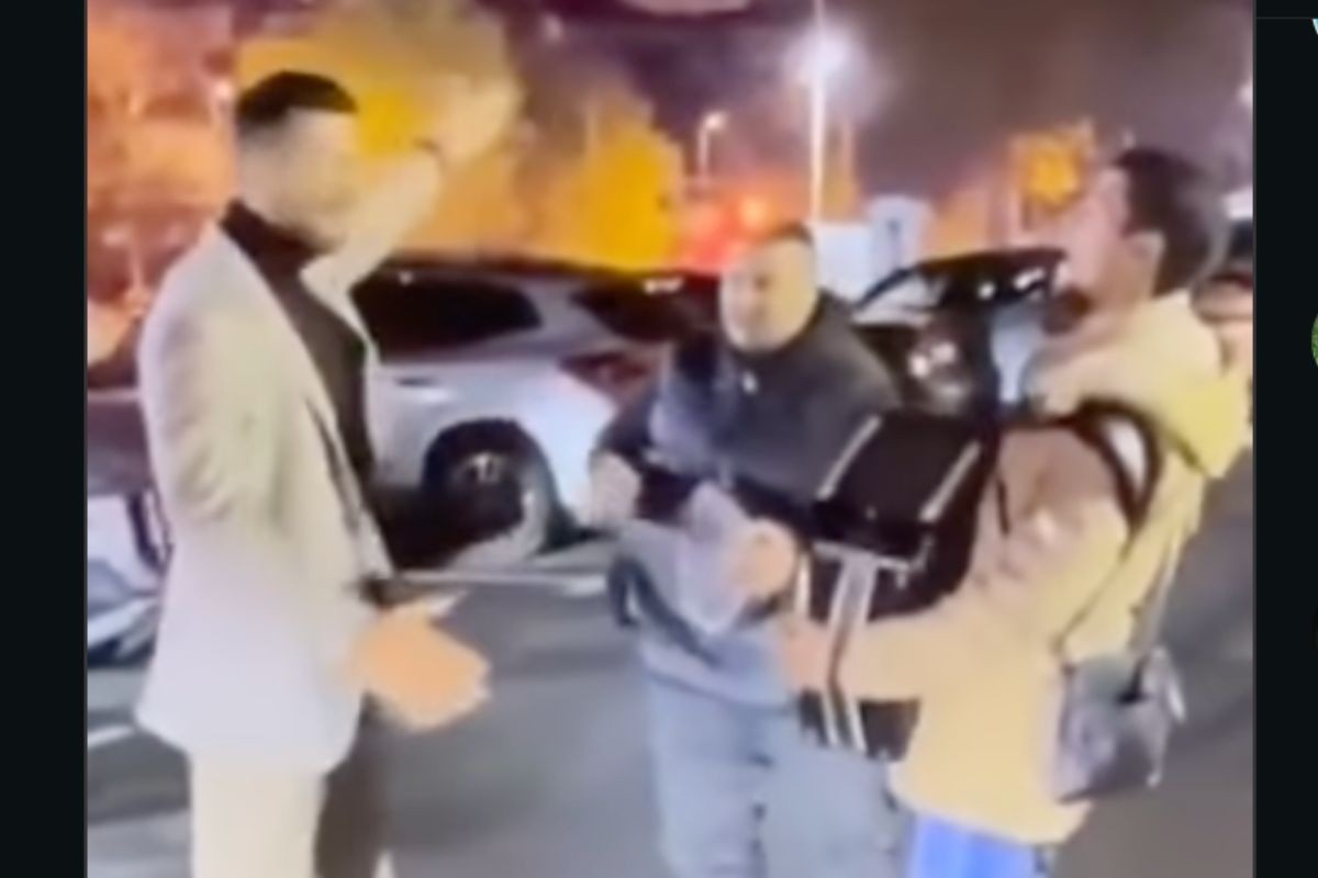 Đoković ulicama Beograda uz harmoniku pjeva poznati hit Marinka Rokvića (VIDEO)