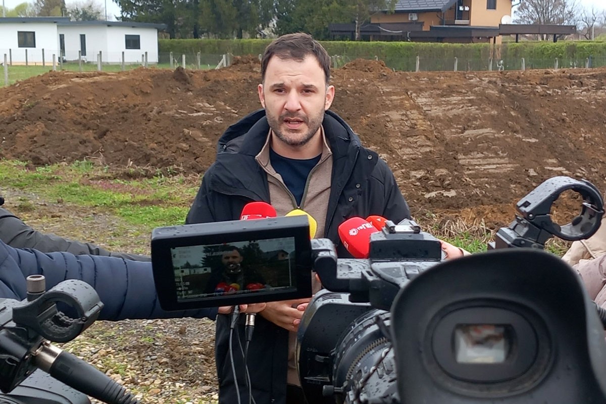 Javor: Niče privremeni nasip u naselju Gomjenica
