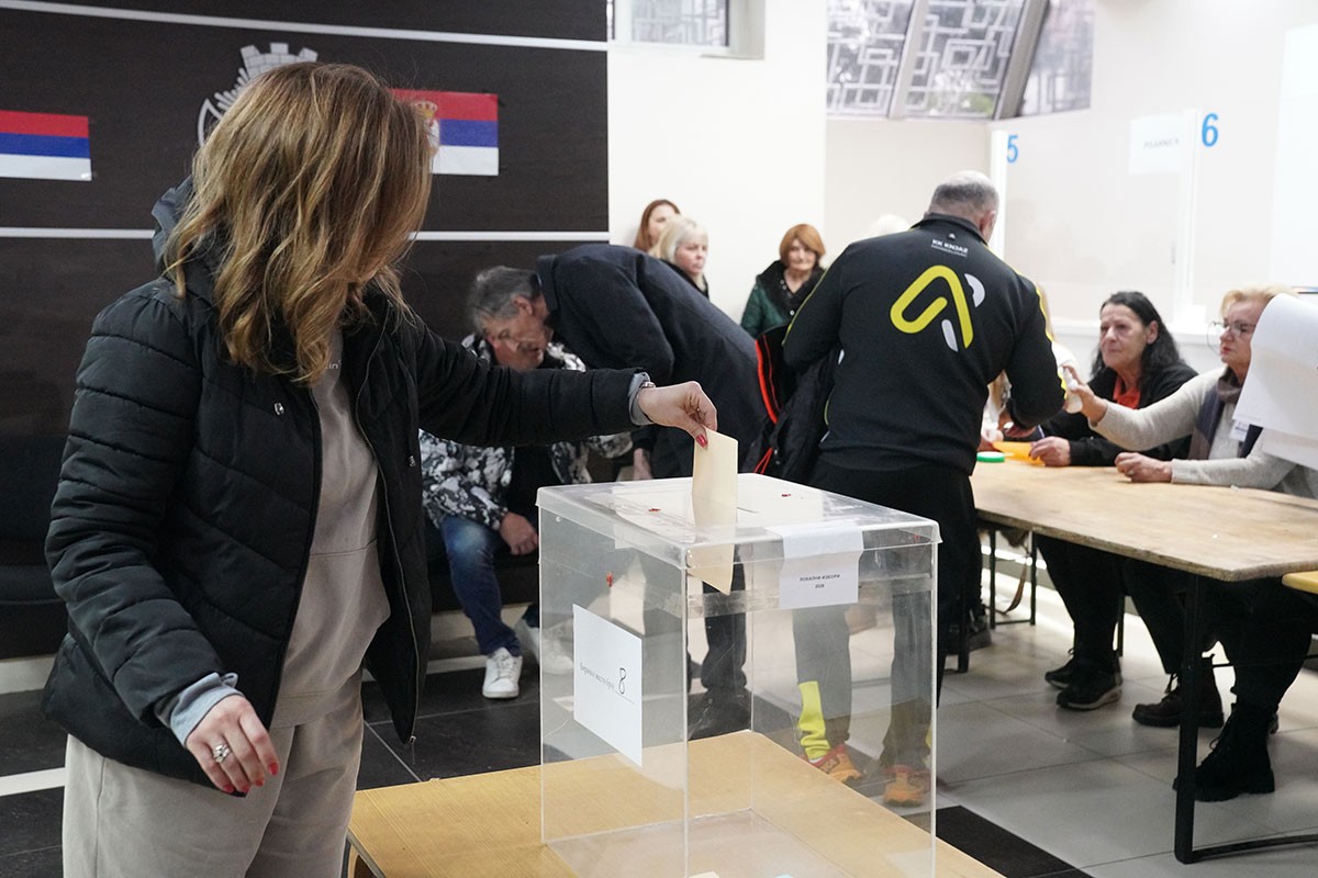 Lokalni izbori u deset opština u Srbiji: Kraj SNS-a ili novi početak?
