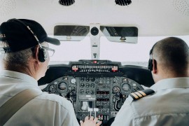 Zašto piloti na istom letu imaju različite obroke