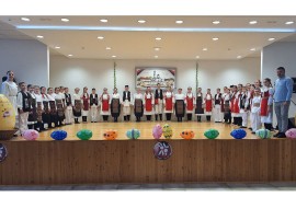Vaskršnja smotra folklora u Novoj Topoli