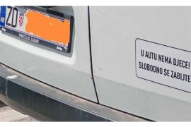 Vozač iz Zadra narugao se naljepnicama „Beba u autu“, izazvao ...