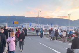 Dojava o bombi na Aerodromu Sarajevo, evakuisani putnici i osoblje