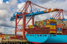 Maersk vadi šampanjac: Tanker se provlačio osam sati kroz Ormuz