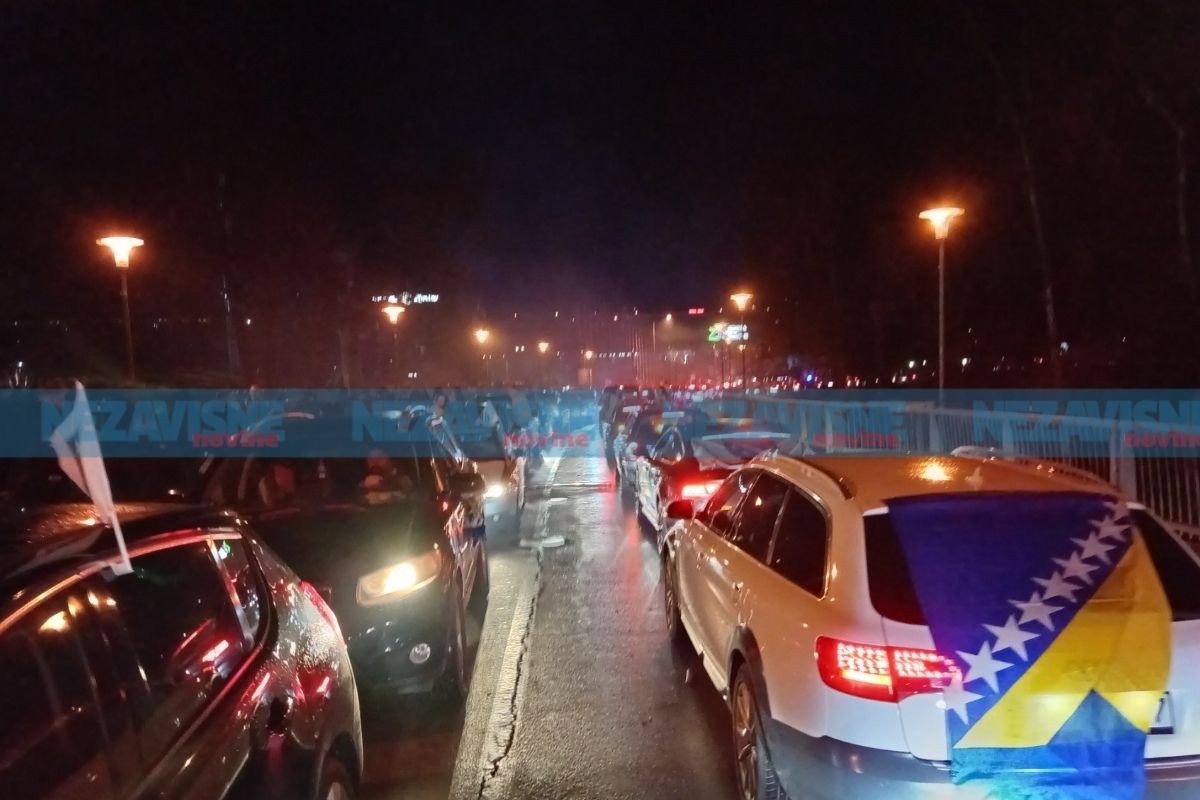 Opšte ludilo na ulicama Zenice i Sarajeva poslije uspjeha BiH (VIDEO)