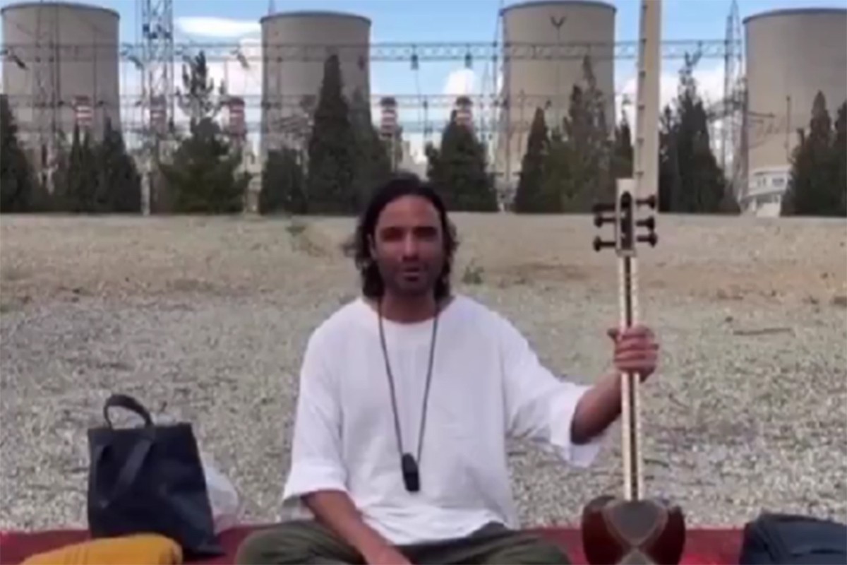Iranski muzičar se odazvao pozivu vlasti: Kampuje ispred elektrane (VIDEO)