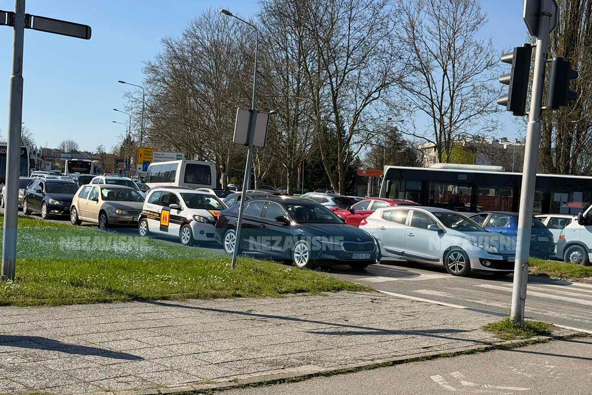 Velike gužve na ulicama Banjaluke (FOTO)