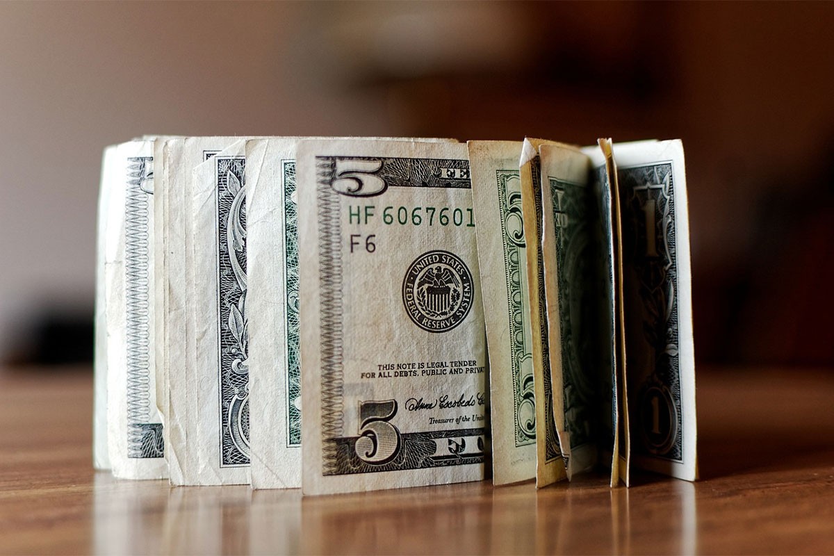 Američki dolar pao na najniži nivo za četiri nedjelje poslije primirja SAD i Irana