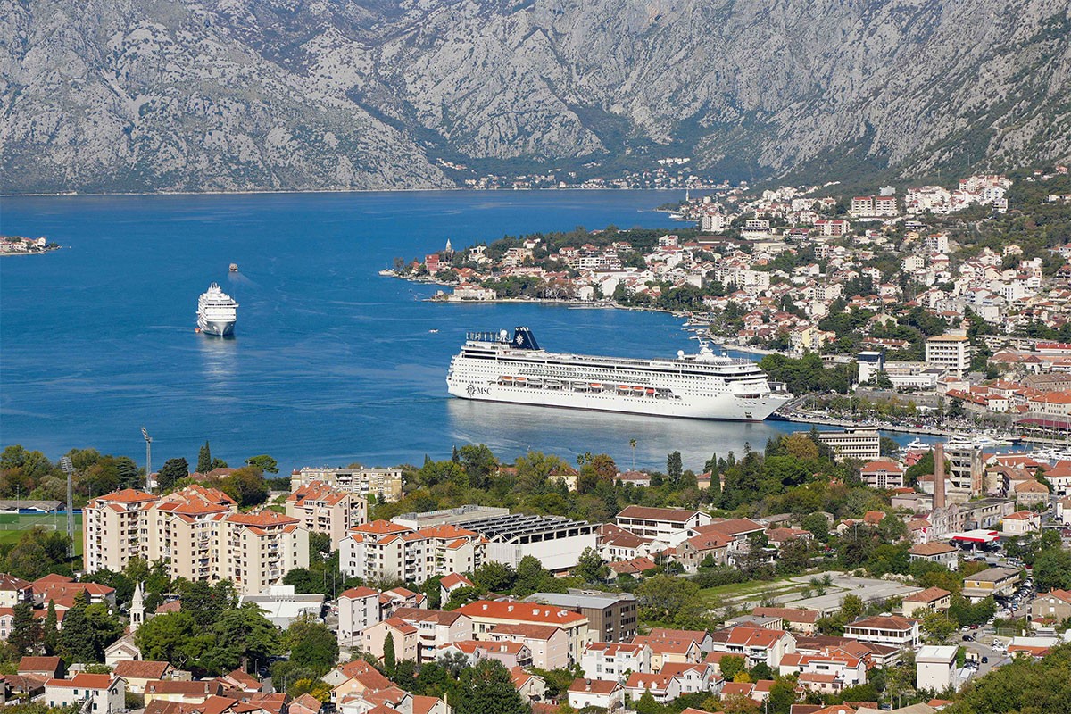 Rat promijenio planove za ljetovanje: Crna Gora među svjetskim hit destinacijama