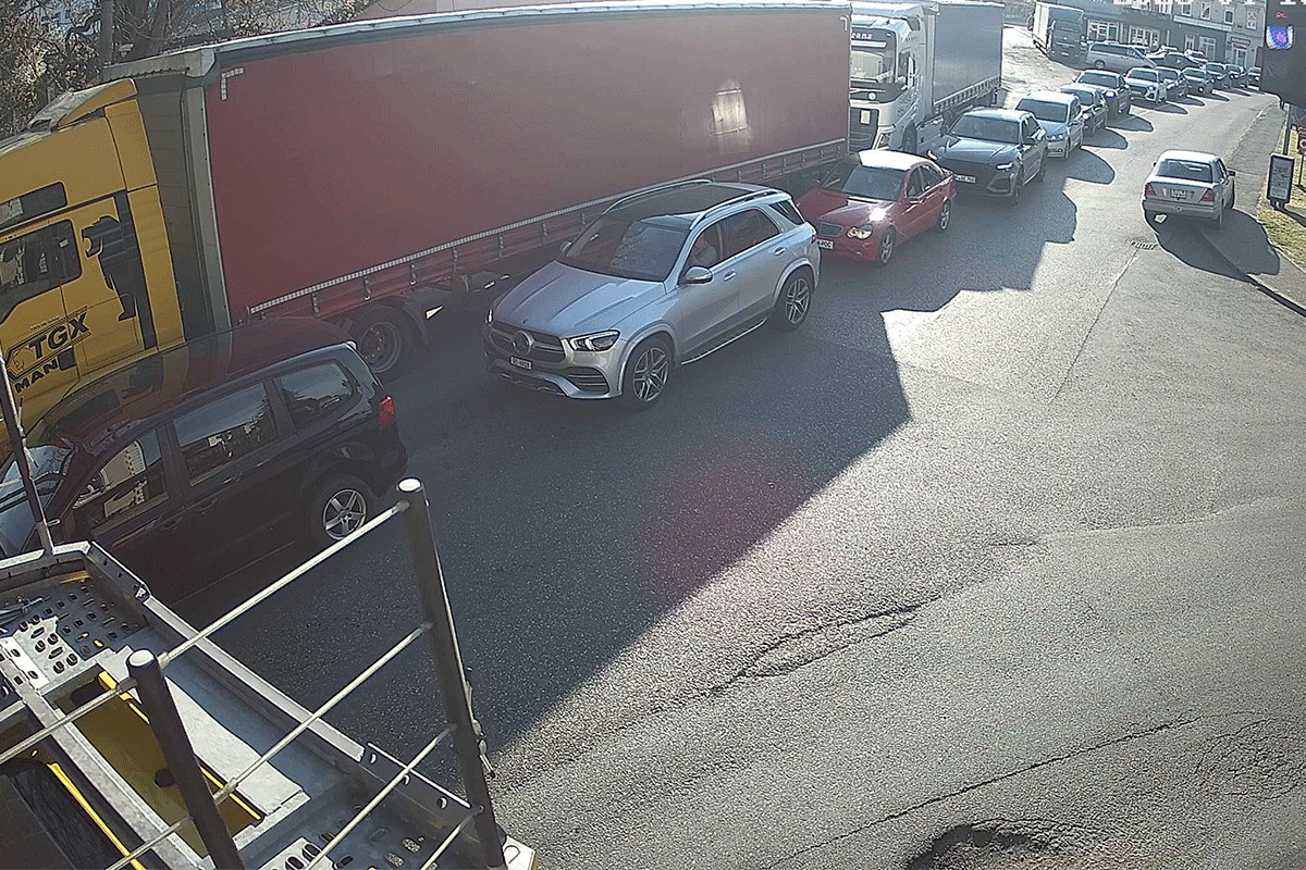 Gužve na izlazu iz BiH, od danas nova pravila na granici