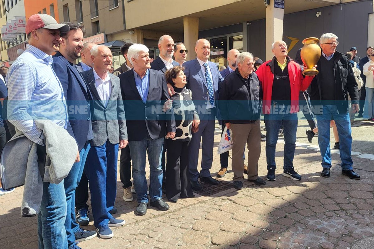 Zlatna genereracija RK Borac obilježila 50 godina od titule Evrope (VIDEO)