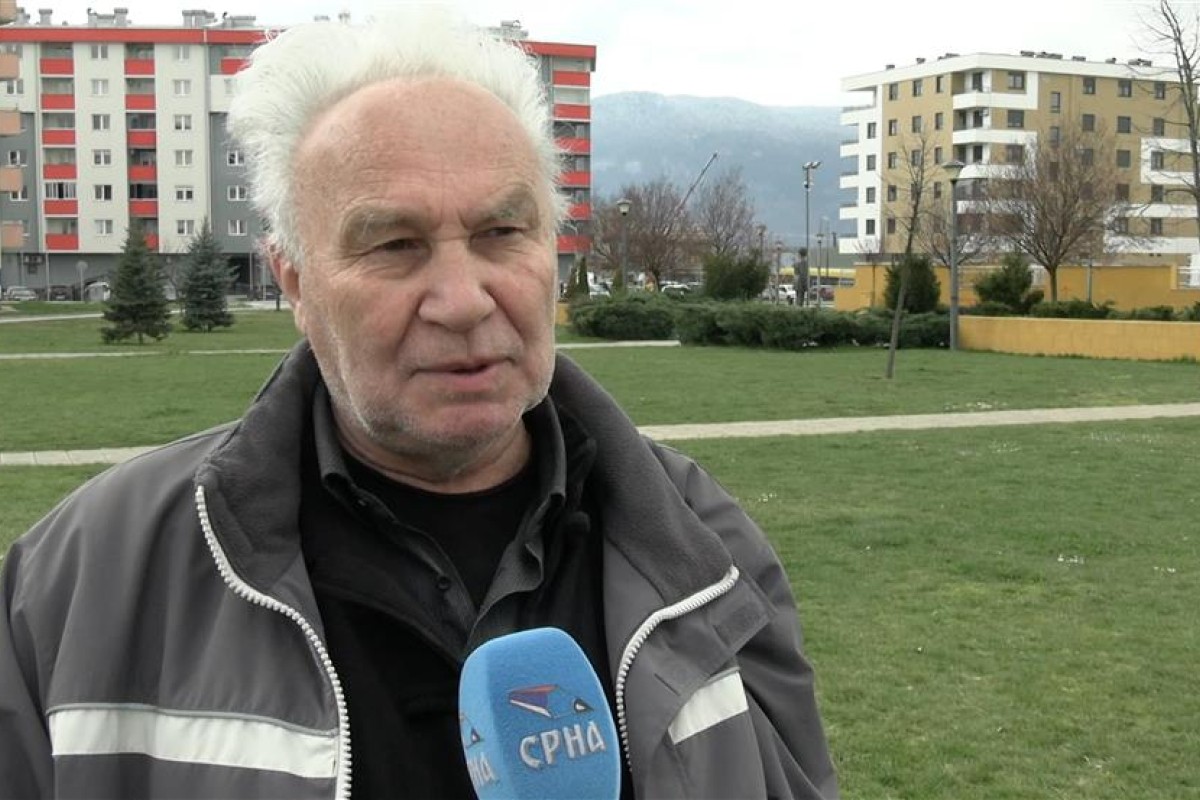 Djetinjstvo između dupka, rada i porodice