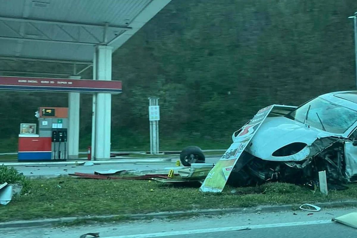 Automobilom uništio tablu s cijenama ispred benzinske pumpe