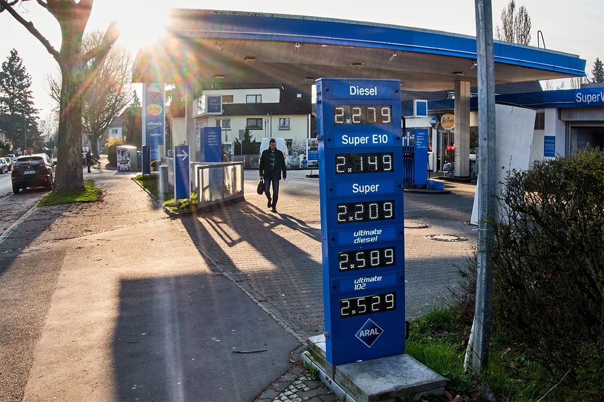 Vlada Njemačke smanjuje akcize na benzin i dizel
