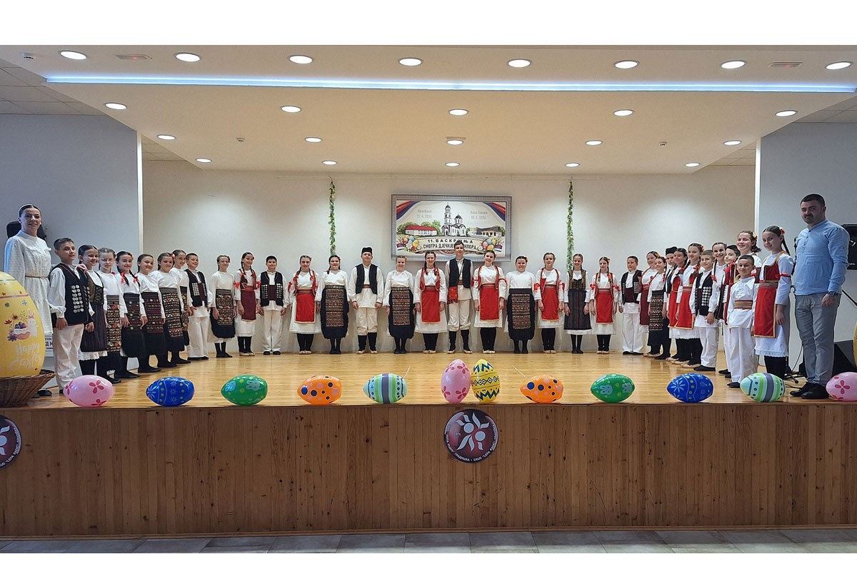 Vaskršnja smotra folklora u Novoj Topoli