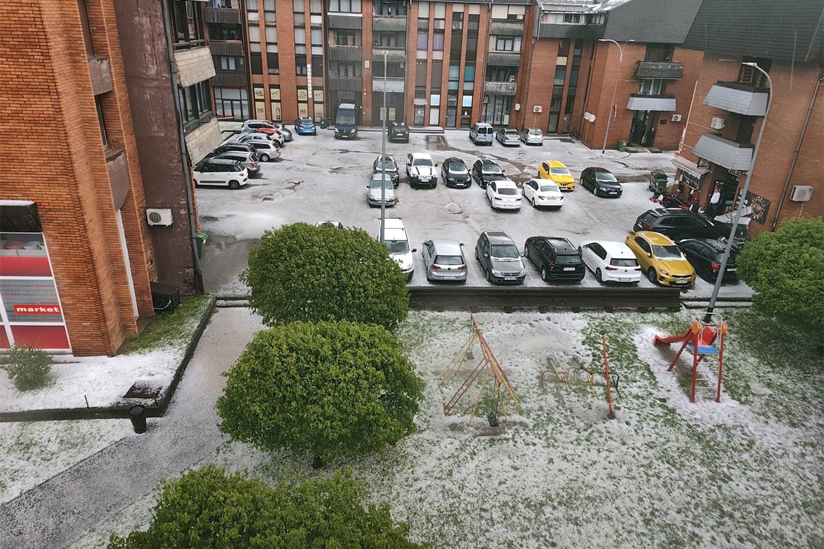 Nevrijeme u Hrvatskoj: Padao led, uništeni voćnjaci (FOTO)