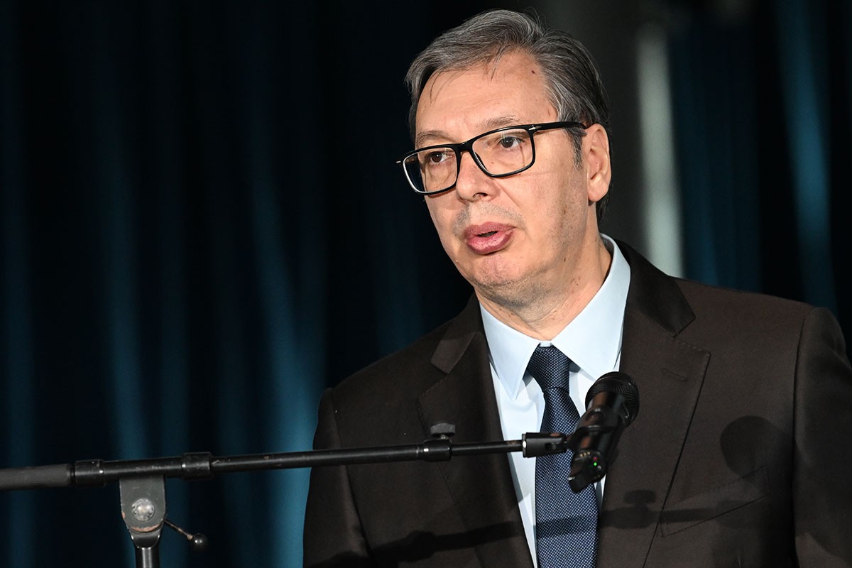 Vučić se obratio iz Pariza, govorio o datumu izbora (VIDEO)