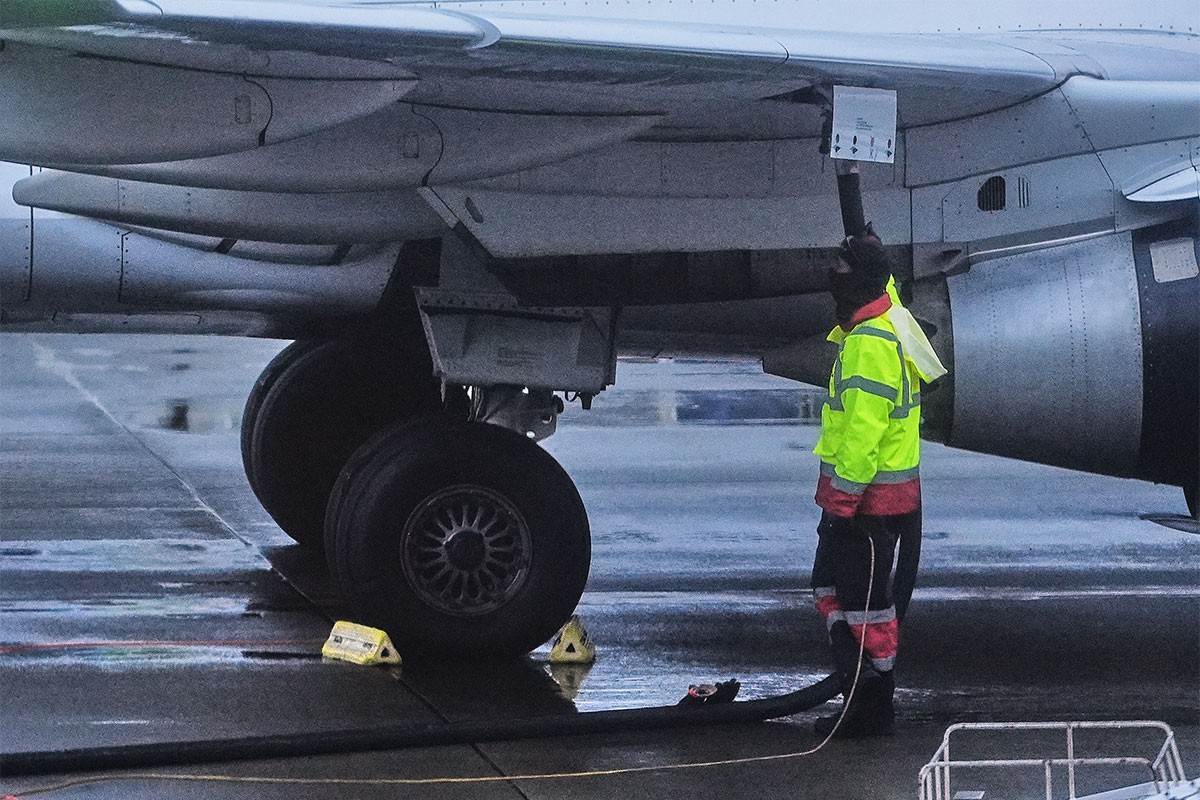 Zapalio se motor aviona na aerodromu u Nju Delhiju, povrijeđeno šest putnika