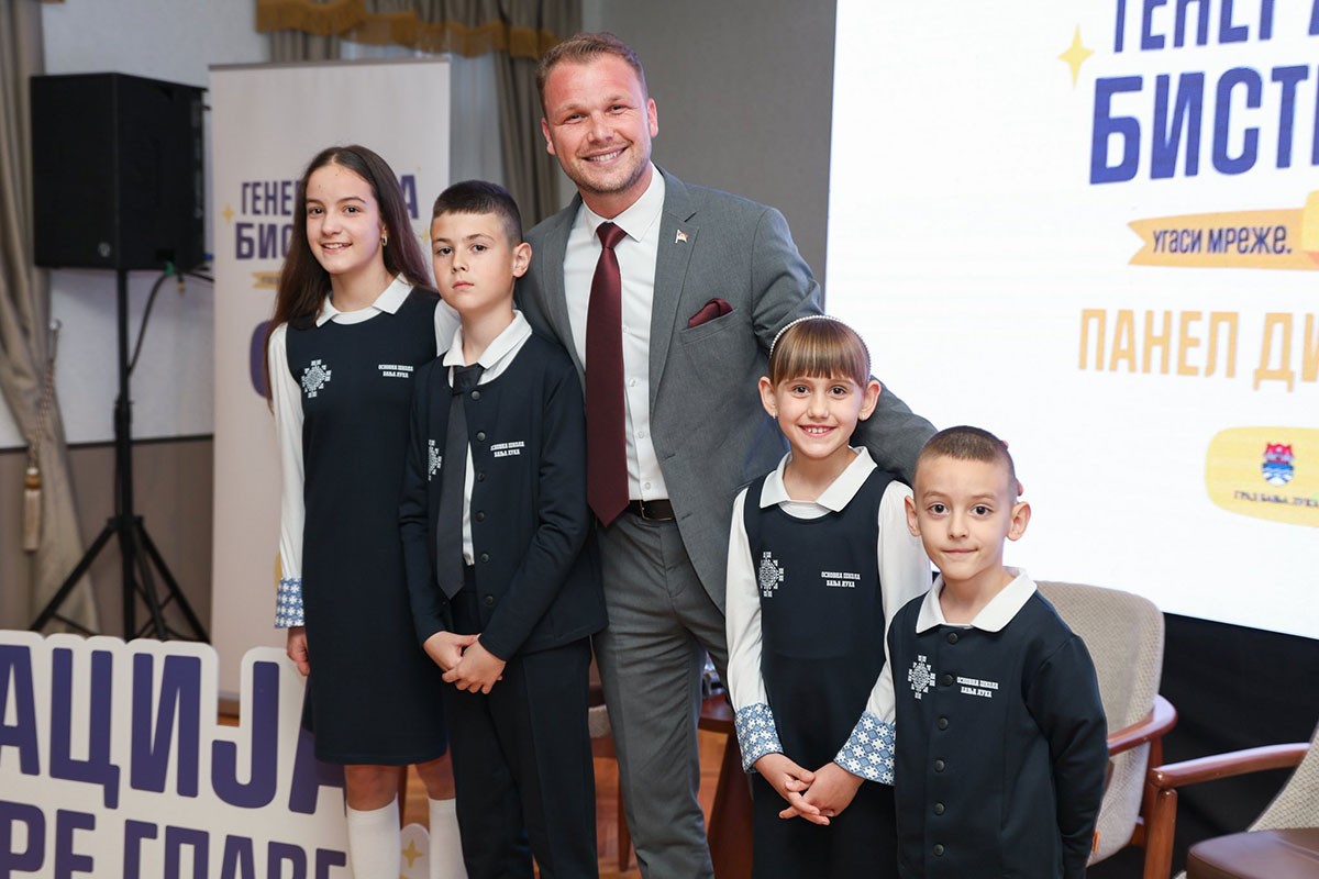 Mogu li uniforme izbrisati razlike među djecom u školama?