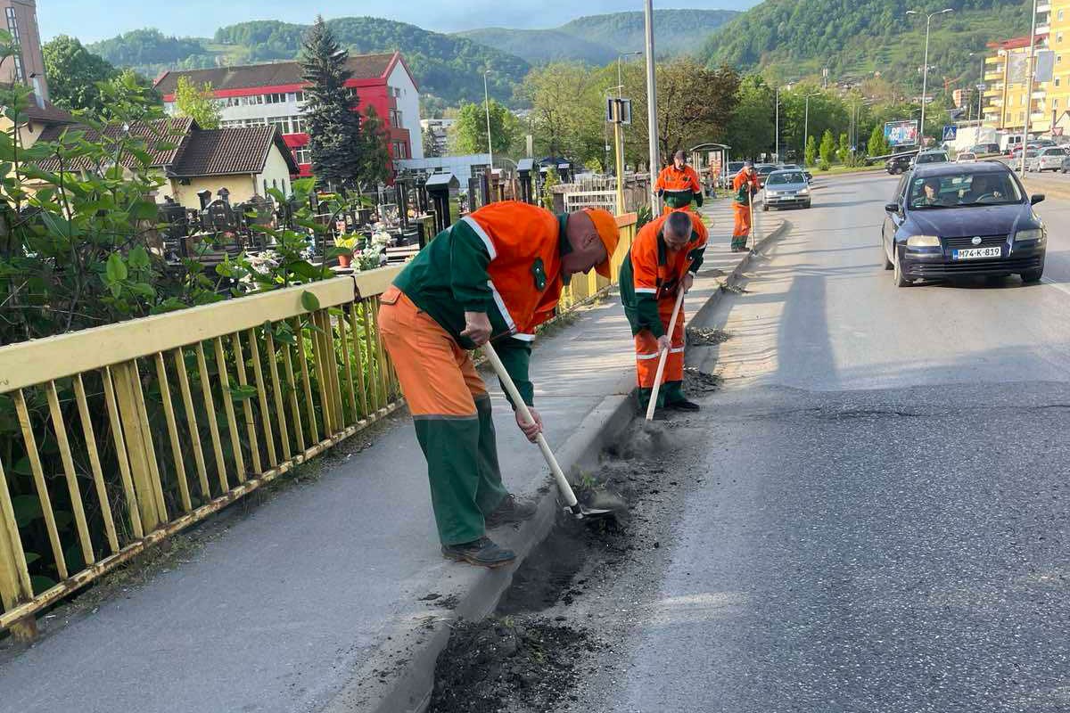 Počelo čišćenje rigola u Banjaluci