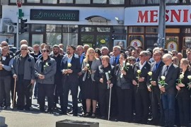 Mirnom šetnjom i polaganjem cvijeća obilježene 34 godine od zločina ...