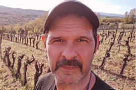 Kubura zasadio lozu: Glumac pokazao kako izgleda njegov vinograd (FOTO)
