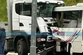 Detalji o sudaru autobusa i kamiona u Mrkonjić Gradu: Poginula jedna ...