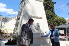 Mirko Ćurić i Maja Gojković pustili u rad Dučićevu česmu