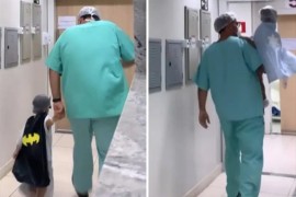 Dječji hirurg oduševio svijet: Mališane pred operaciju oblači kao superheroje (VIDEO)