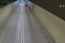 Opasno preticanje u tunelu Raš, vozač sankcionisan (VIDEO)
