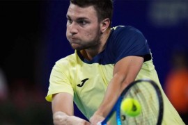 Kecmanović eliminisan sa Rolan Garosa