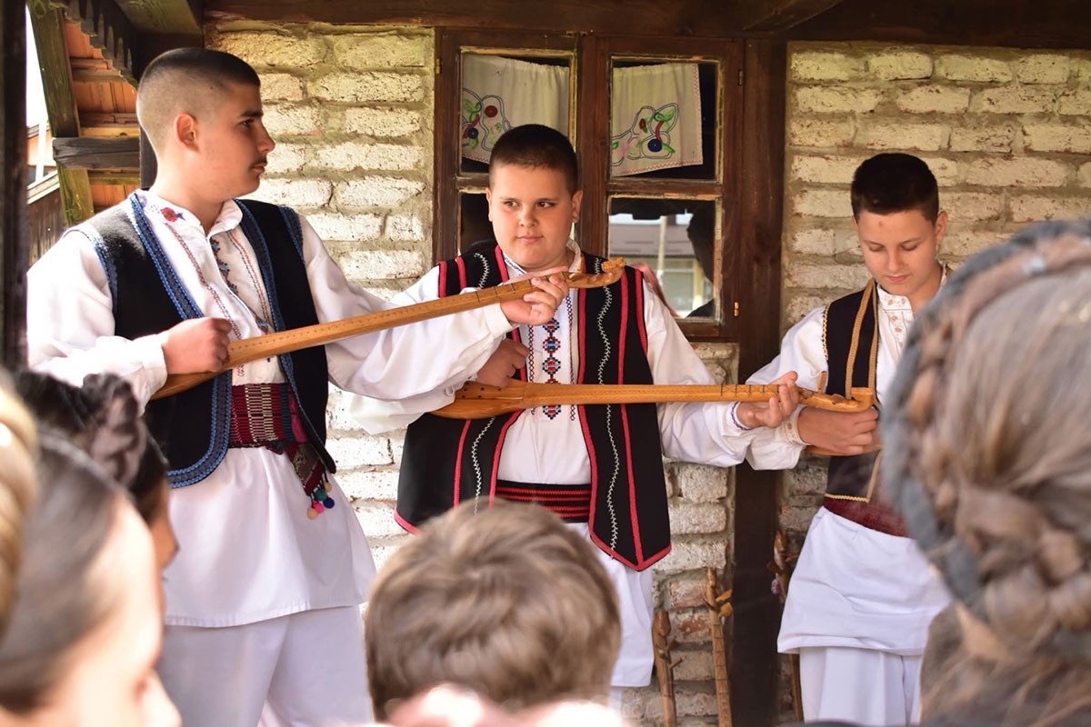 Stotine djece na festivalu u Piskavici njeguju folklor i tradiciju