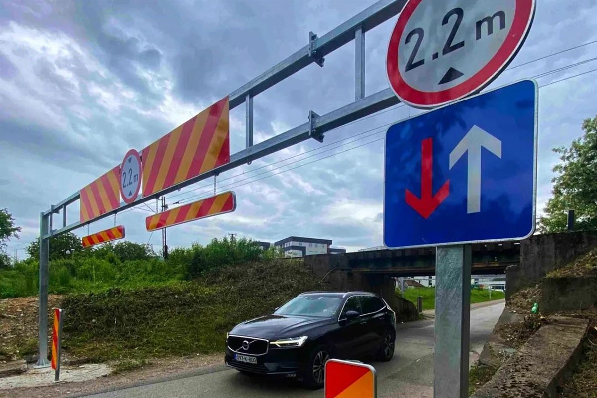 Postavili graničnike kod "Incela" u Banjaluci gdje su vozila udarala u nadvožnjak