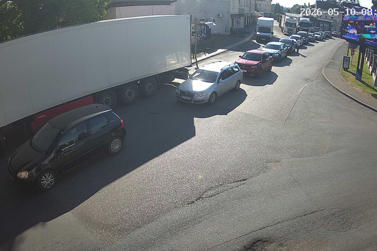 Velike gužve na izlazu iz BiH u Gradišci: "Spojile se granice" (VIDEO)