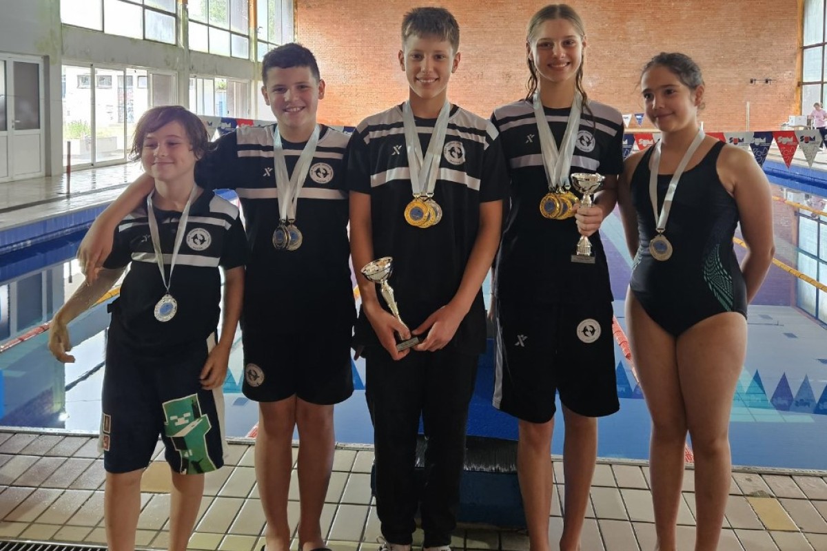 Dva pehara i 14 medalja plivačima Orke u Mostaru